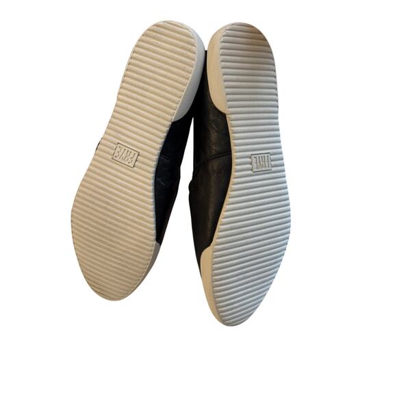 Frye Melanie Leather Slip-On Casual Shoes in Classic Black Sz 11 NWB - Picture 8 of 10